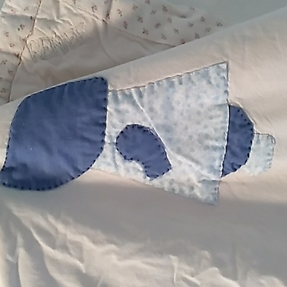 Vintage handmade baby girl quilt - Picture 2 of 8